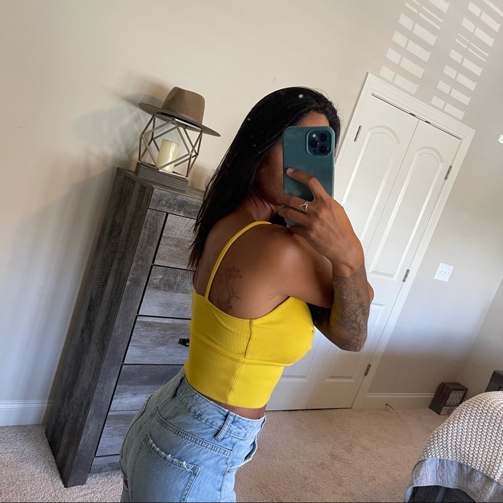 Yellow Twist Front Crop Top - Picture 3 of 6